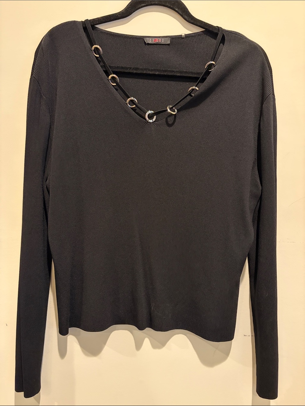 Cyrus Black Long-Sleeve V-Neck Top with Chain Rings